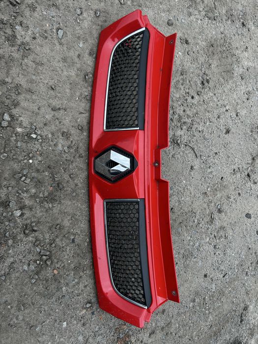 Решітка радіатора рено трафік 1.9 2001-2008 Renault trafic