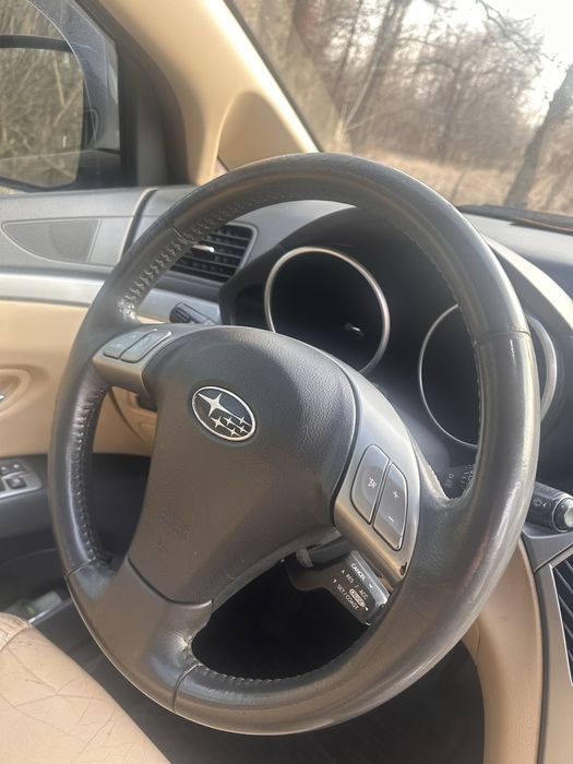 Субару Трібека 2008 року