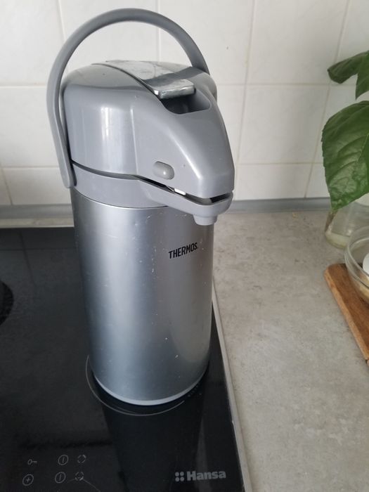 Термос помповий на 2 лiтри