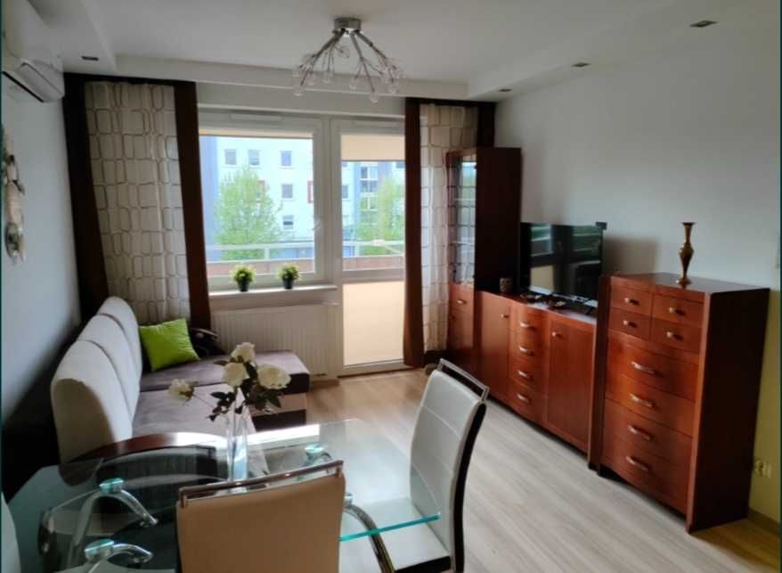 Wynajmę mieszkanie ul. Herberta 18 Bacieczki, I piętro 32,60 m2 z klimatyzacją.