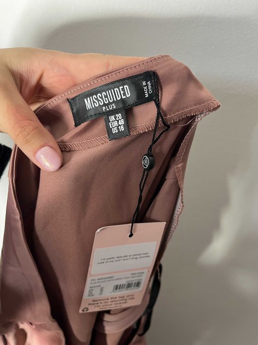 Satynowa spódnica mini z wiązaniem mokka asymetryczna missguided 48