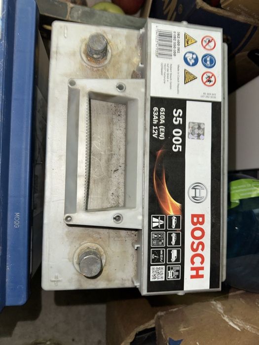 акумулятор Bosch s5 005