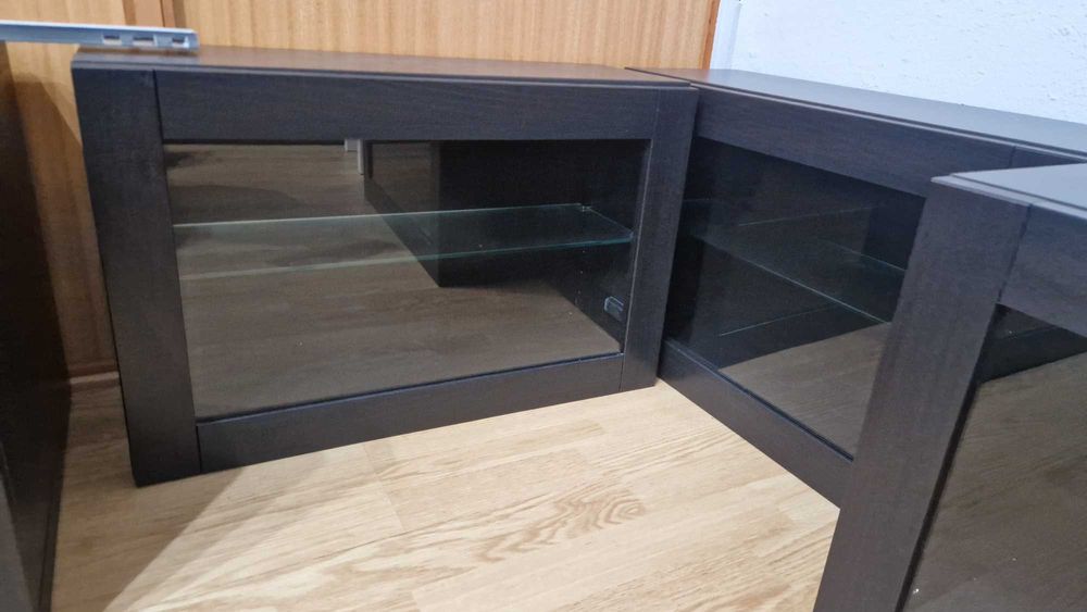 Módulos estante com portas de vidro