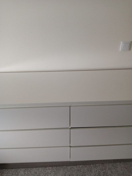 Cómoda branca como nova