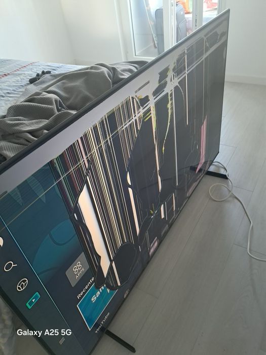 Samsung TQ65Q68CA 65" QLED – Ecrã partido – Para peças