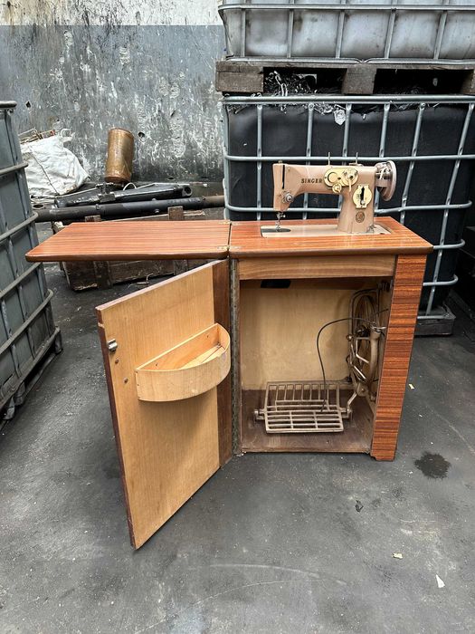 Maquina Costura Singer - Antiga