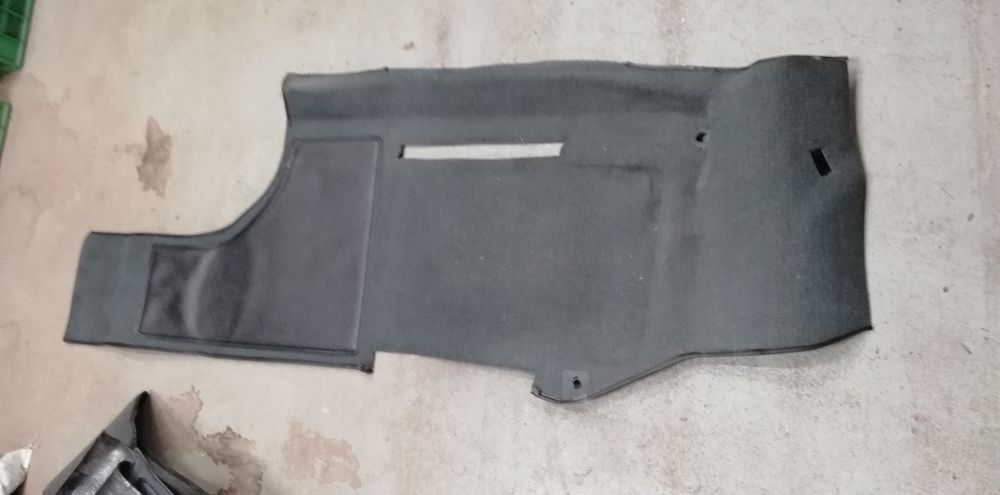 Fiat 126p wykładzina dywanik prawy FL i ST od kierowcy bardzo ładny