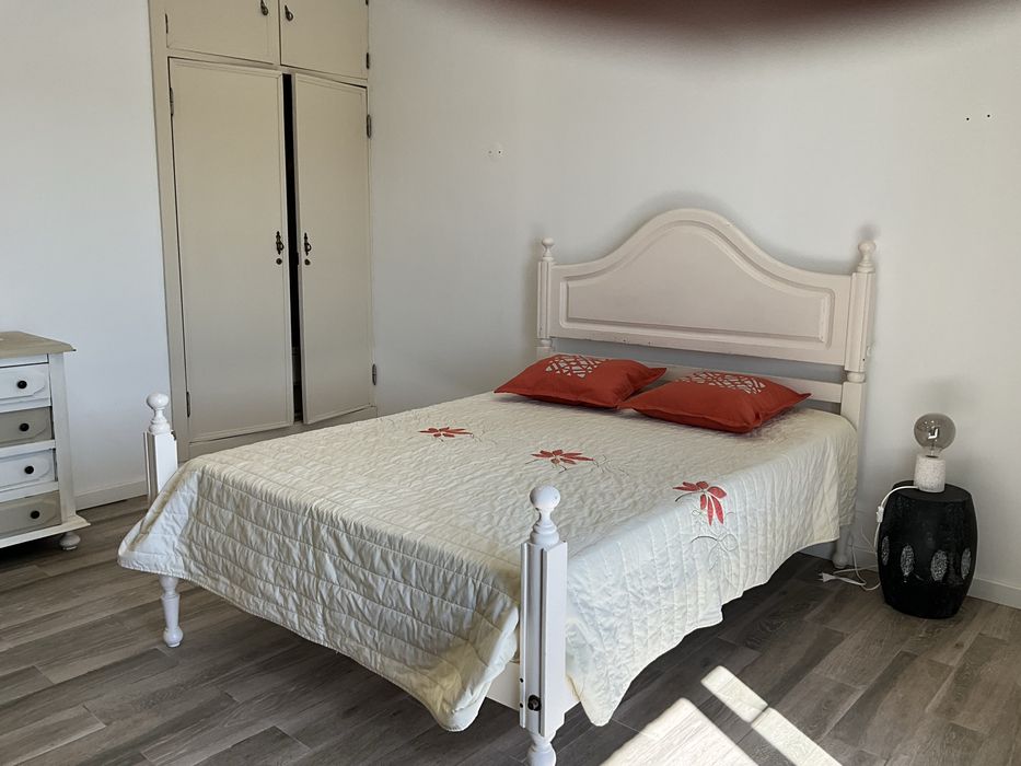 Arrendo apartamento t1 mobilada e cozinha equipada.