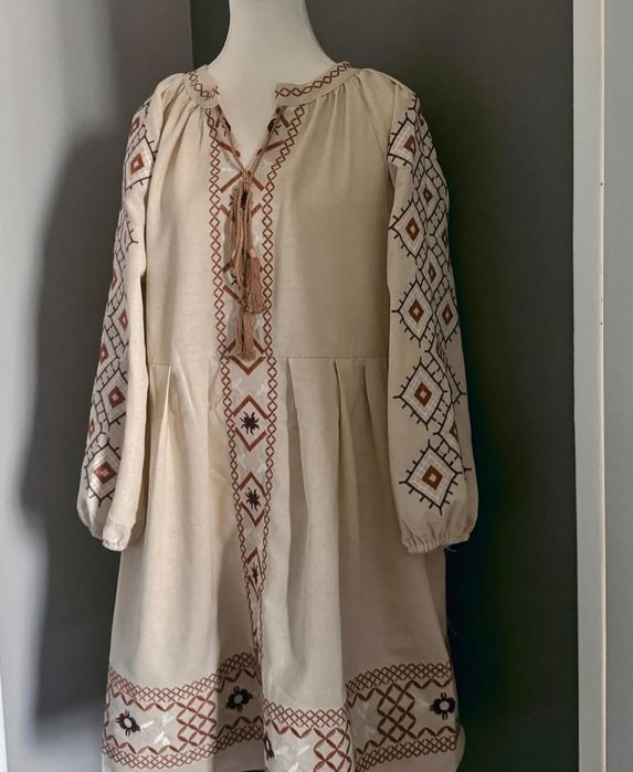 Вишиванка. Вишита сукня. Плаття з вишивкою вільне