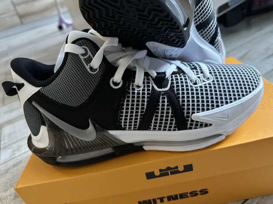 Кросівки Nike Air Jordan LeBron Witness VII - 10 US