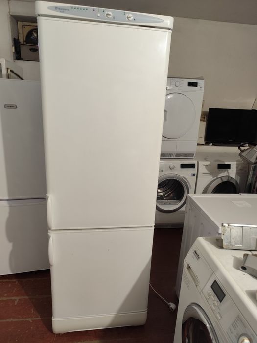 Lodówko-zamrażarka dwuagregatowa Electrolux.