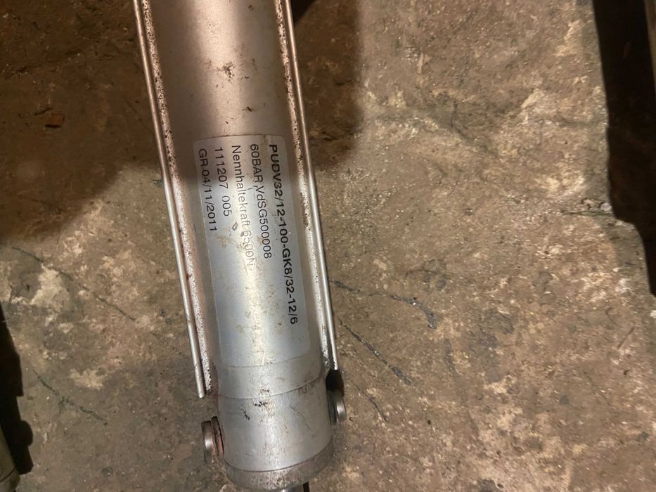 Пневмо циліндр двосторонньоі діі