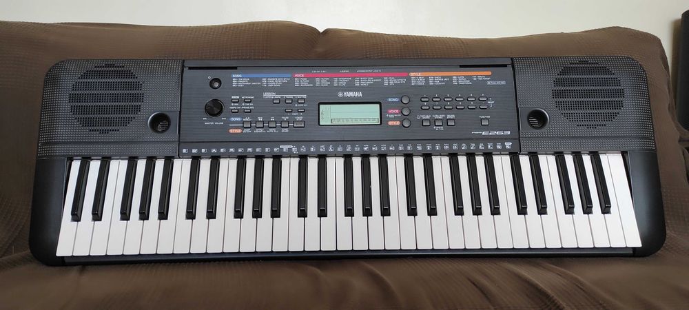 Teclado YAMAHA PSR-E263