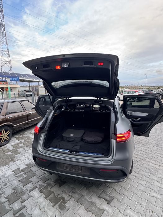 Mercedes-Benz EQC 400 AMG Line 4MATIC | Setembro 2021 | IVA Dedutível