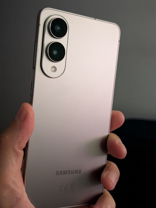 Samsung Galaxy S25 Edge  + Galaxy Watch 8 + Buds 3 Pro + Extras