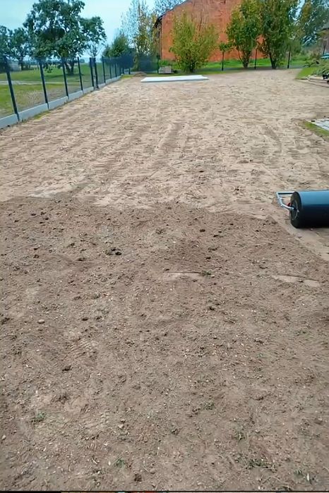 Usługi Ogrodnicze równanie terenu pod trawniki