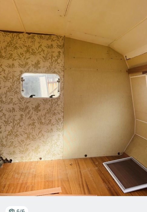 Roulote ampla no interior