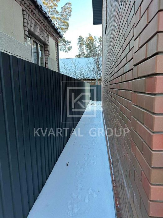 Продам ГАРНИЙ таунхаус в районі Центрального парку. Газ.