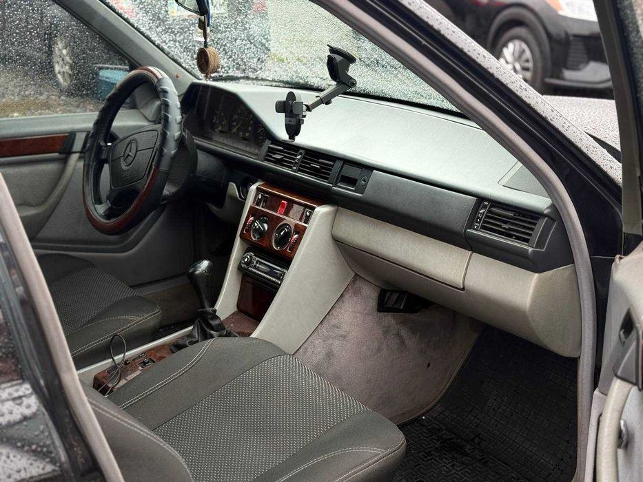 Mercedes-Benz W124 | 1989 рік | 2.3 бензин/газ