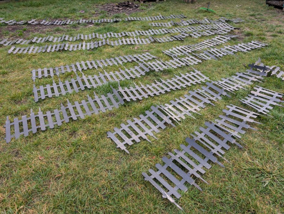 Płotek ogrodowy / palisada – ok. 30 m, czarny