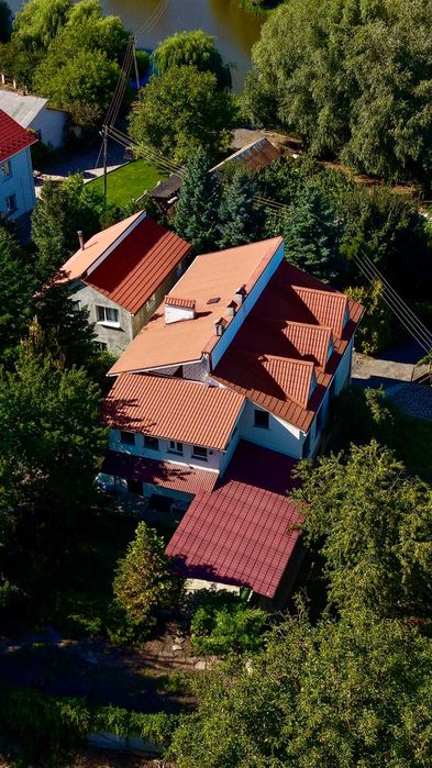 Продається два будинки в Луці-Мелешківській