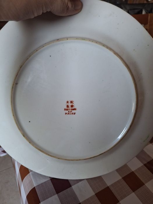 Prato decorativo de loiça  de Macau