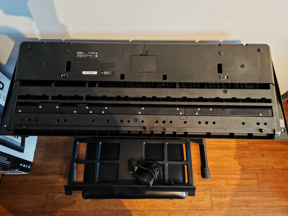 Zestaw Keyboard CASIO CT-X800 + stołek i podstawka
