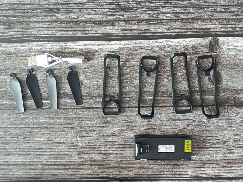 Квадрокоптер Е99 комплект