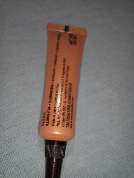 Rozświetlacz Nyx Born To Glow