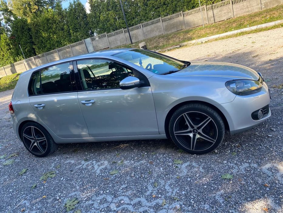 Volkswagen Golf Volkswagen Golf VI 1.6 MPI 102 KM – 2009 | Srebrny | 182 230 km