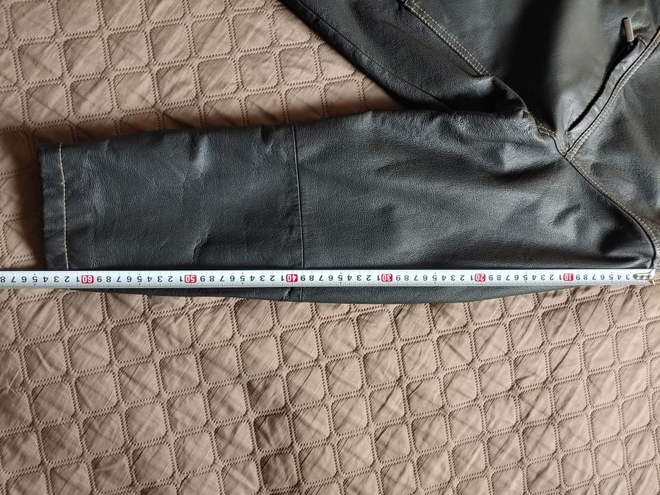 Куртка шкіряна б/у.