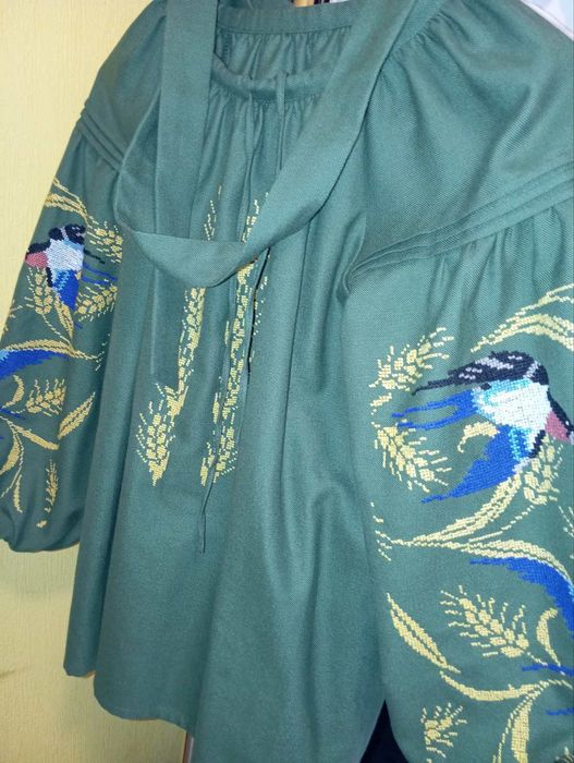 Вишиванка на дівчинку ручна робота до 152 см