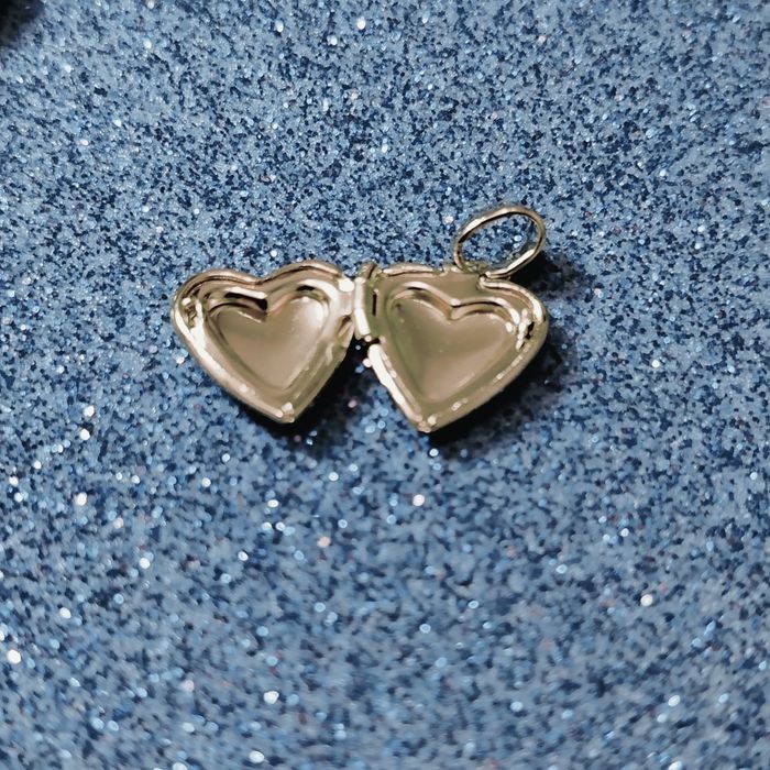 Изящный кулон-локет в форме сердца с цепочкой — сохрани самое важное!