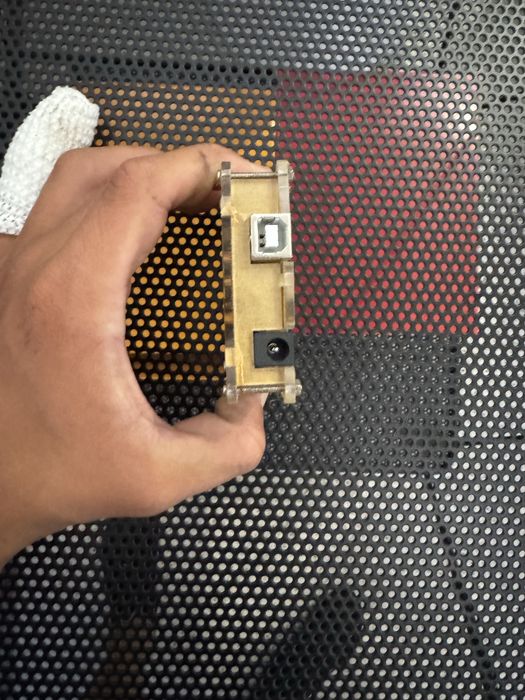 Microcontrolador arduino uno com capa