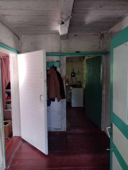 Будинок із земельною ділянкою