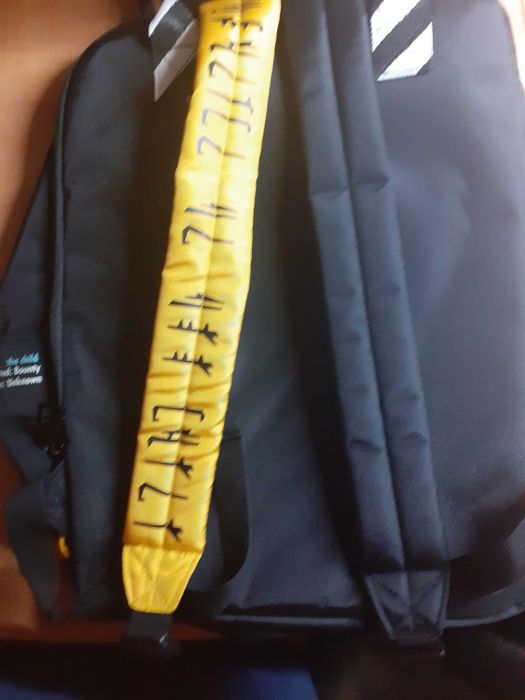 Solidny żółto czarny, szkolny plecak młodzieżowy 42x32x12