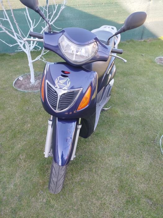 Продам скутер Honda SH150