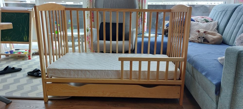 Łóżeczko dziecięce drewniane 120x60 z szufladą  + materac gratis