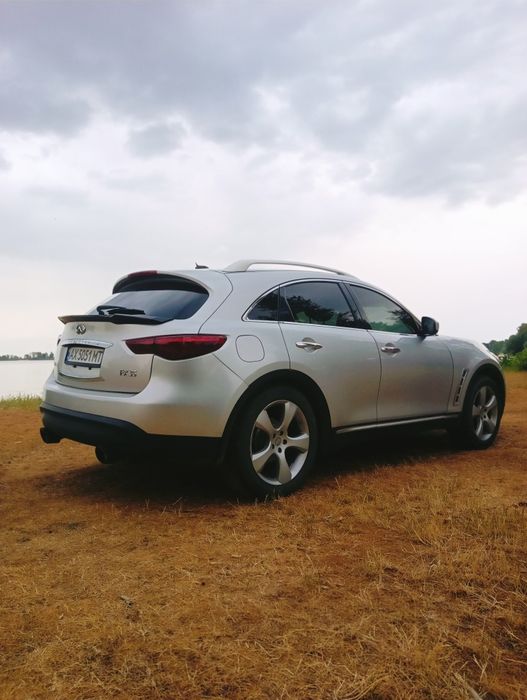 Продам Infiniti fx35