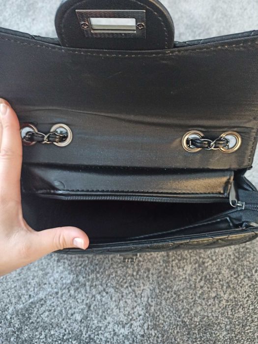 Mala preta nunca usada