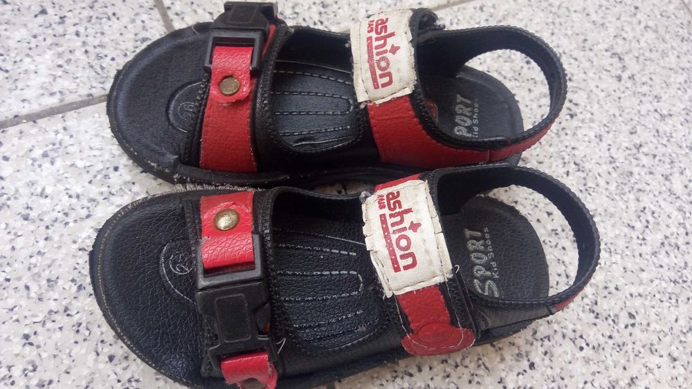 Boys' Sandals Size 26