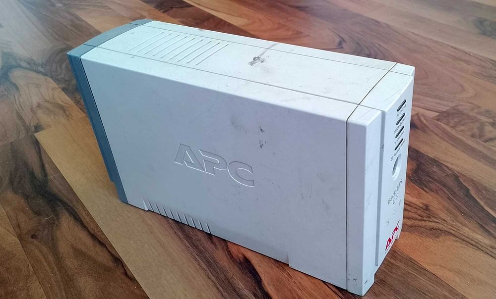 Источник бесперебойного питания APC Back-UPS CS 500 УПС ДБЖ б/у новый аккумулятор 9Ач