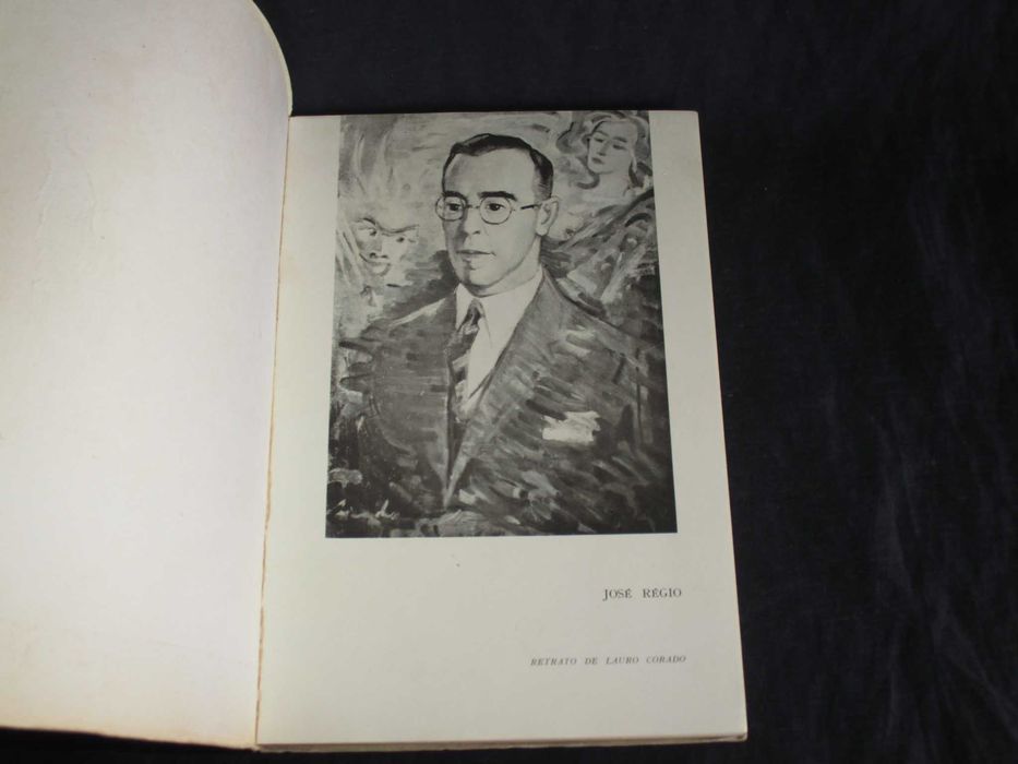 Livro A Salvação do Mundo Peça em três Actos José Régio