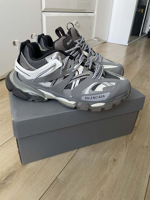 Balenciaga track size 43