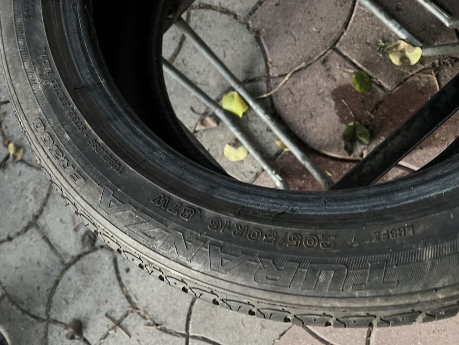 Резина літо 205/50 R 16 Bridgestone пара