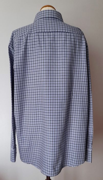 Camisa Hugo Boss, como nova. Tamanho XXLL