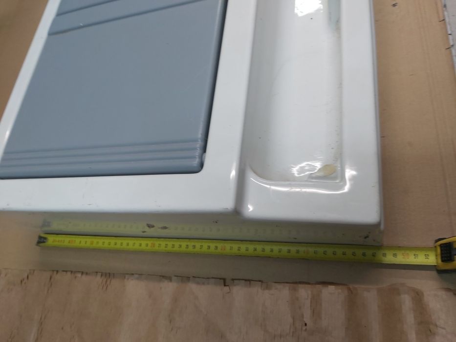 Meble lazienkowe do przyczepy kempingowej, kampera