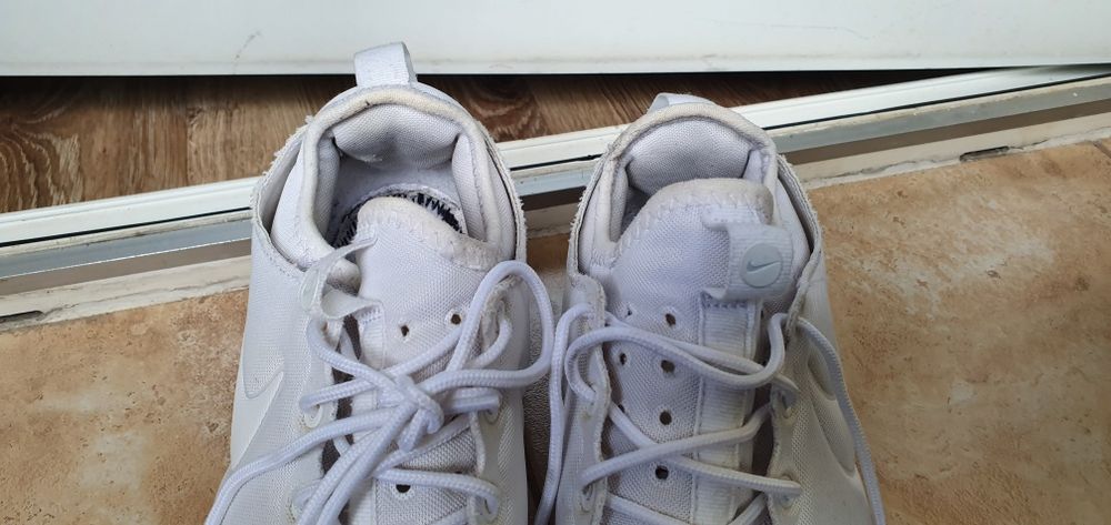 Buty białe damskie Nike Roshe rozmiar 40 wkładka 25,5cm
