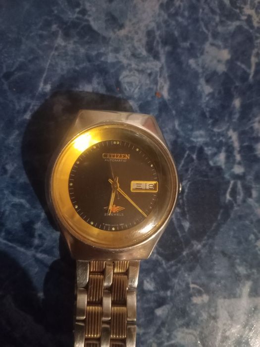 Часы  Citizen в оличном сосоянии, цена  1800гр