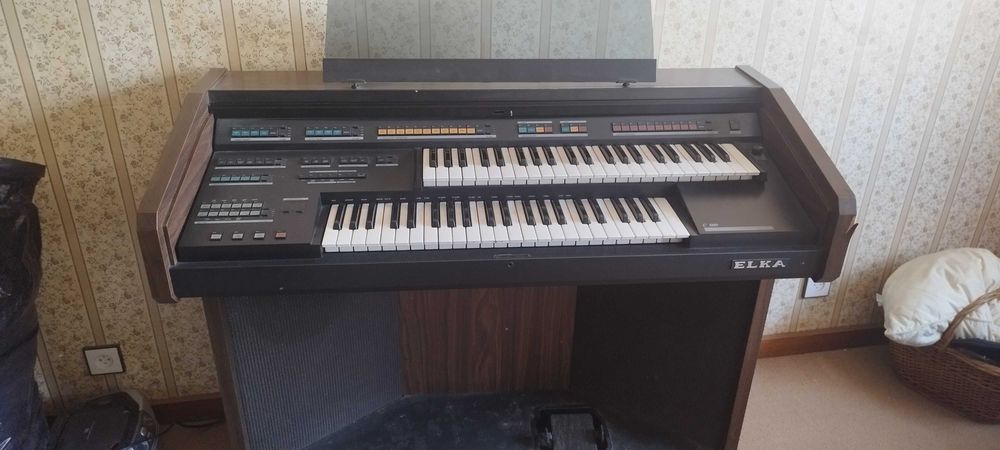 Orgão ELKA C500 usado e estimado